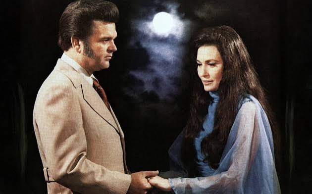 30 Years Ago: Conway Twitty & Loretta Lynn Share Final Moment - Saving Country Music