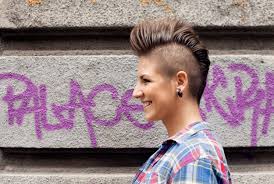 It is golden in color and the hair change short pink hair is so darn sassy and cute! Punk Short Hairstyles Trendling Looks For Women In 2020
