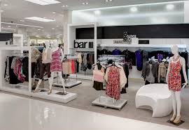 En un comunicado de prensa de tiendamía afirman que con este desembarco se comenzarán a vender millones de productos de macy's a precios muy accesibles. Macy S Says More Mannequins Please Vmsd Com