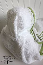 Sofie uses a hooded towel someone gave us, and though i think it's meant for the pool or beach, we use it for bath time. Today S Fabulous Finds Hooded Bath Towel Tutorial Baby Sewing Projects Hooded Bath Towel Hooded Towel Tutorial
