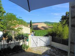 Vente Villa Avec Cour Au Centre De Rustrel En Luberon Maison En Provence Rustrel Immobilier