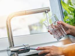does bottled tap water go bad?