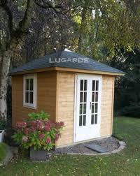 Sie bestehen aus ton oder beton und überzeugen mit einer hohen langlebigkeit und einer hohen witterungsbeständigkeit. Gartenpavillon Mit Festem Dach