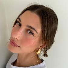 This Hailey Bieber-Approved Medicube Facial Tool Is My New Fave