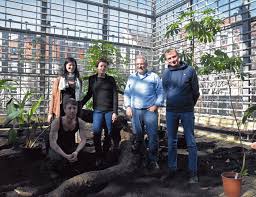 Zudem werden verschiedene ökologische lebensräume der pflanzen aufrecht erhalten und gepflegt. Den Tropen So Nah Ausflug In Den Botanischen Garten Chilli Freiburg Stadtmagazin