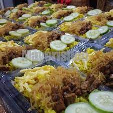 Nasi Kuning Special Order 1hari Sebelumnya Ya Oh Ya Ini Keliatannya Sedikit Padahal Ini Sama Dengan Porsi Sepiring Di Abang Abang Nasi Makanan Tumis Timun