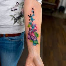 Tattoo engelsflügel, mann mit 3d tätoiwerung am unterarm, realitischer flügel. Tattoos Mit Bedeutung Besondere Tattoo Symbole Und 200 Inspirationen