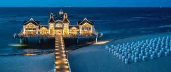 For the german protestant theologian ernst sellin see h. Feine Dame Ganz In Weiss Hotel Kurhaus Sellin