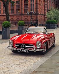Lady In Red In 2020 Classic Mercedes Mercedes Benz Classic Mercedes 300sl