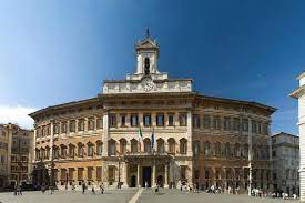 #montecitorio e palazzo #madama hanno deciso di dotarsi di un presidio ospedaliero costo 5 mln € il bando dice: Palazzo Di Montecitorio Rome Italian Architecture Baroque Architecture