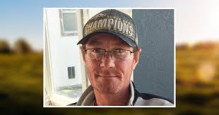 Toby Eaton's Instagram, Twitter & Facebook