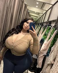 Mia Sa Khalif - Bio, Wiki, Facts, Age, Height, Weight, Measurement, Photos  Canadian content creator