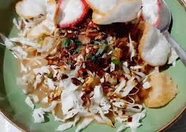 Kalau di kudus, tahu telurnya ini pakai irisan kol halus, taoge, dan sledri, di tambah potongan gimbal udang yang garing.jadi enak banget dech. Resep Tahu Campur Ungaran Lezat Resep Enyak