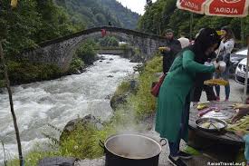 Trabzon, karadeniz bölgesi'nin doğu karadeniz bölümünde yer alan bir şehir. Schwarzmeer Tourismus Trabzon