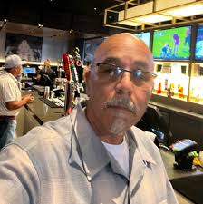 Coco the peregrine falcon here, wishing Los Angeles Football Club good luck  at tonight's Western Conference Semifinals at BMO Stadium! Swoop in for the  win!