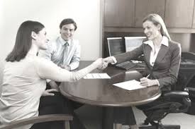 Pengenalan latihan adalah suatu proses memperolehi dan memperbaiki kemahiran, pengetahuan dan sikap yang diperlukan untuk rnempertingkatkan prestasi kerja dalam organisasi. Belajar Keperluan Persediaan Kerjaya Sumber Manusia