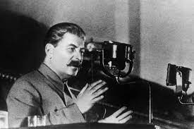 How did stalin get away with murder? Sowjetunion Josef Stalin Volksheld Und Massenmorder Politik Sz De