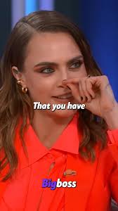 Kelly Clarkson Can't Stop Laughing At Cara Delevingne's Insane Lip-Reading  Trick #caradelevingne #kellyclarkson #bigboss