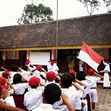 Dihalaman ini anda akan melihat gambar di dinding sekolah yang ! Upacara Bendera Bendera Kertas Dinding Sekolah