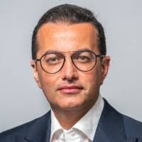 Elliot Aryeh's Instagram, Twitter & Facebook