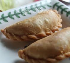 Rasa keenakan dan kesedapan kuih karipap terletak pada kerangupan dohnya (kulit) dan semestinya intinya yang sedap. Resepi Karipap Sardin Sedap Dunia Belajar