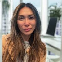 Suzanne Ashman's Instagram, Twitter & Facebook