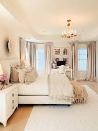 Master Bedroom Decor A Cozy Romantic Master Bedroom Masterbedroomdecor In 2020 Dream Master Bedroom Master Bedrooms Decor White Master Bedroom