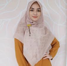 Keputusan bulat citra kirana untuk berhijab setelah dirinya menjalankan ibadah umrah beberapa waktu lalu. Makin Memesona Intip 7 Potret Citra Kirana Berbalut Hijab Syar I Kumparan Com