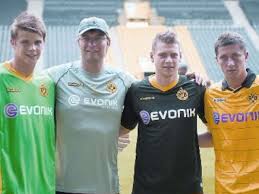 Robert lewandowski scored twice but poland could not complete a comeback and conceded a late we have been unlucky at this tournament, rued lewandowski. Borussia Dortmund Hat Mit Dem Training Begonnen Bvb 09