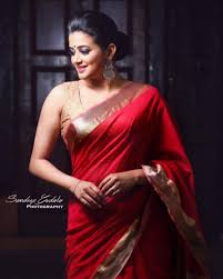 Actress priyamani has finally married her longtime boyfriend mustafa raj on wednesday at bengaluru. Priyamani Latest Saree Photos Latest Indian Hollywood Movies Updates Branding Online And Actress Gallery