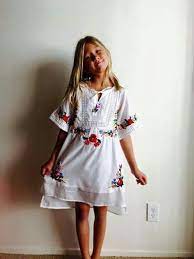 .mintás ruha, kalocsai mintájú ruha, kalocsai ruhák, ruha kalocsai hímzéssel, kalocsai hímzésű ruha. Minden Ami Magyar Kalocsai Himzett Ruha Fashion Outfits Clothes Fashion
