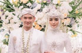 Selamat untuk hari bahagiamu menyambut jalan membangun bahtera rumah tangga. 89 Ucapan Pernikahan Islami Sahabat Lucu Keren Unik Berkesan Terbaru