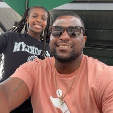 Matthew Liles's Instagram, Twitter & Facebook