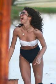 Sarah Hyland Suffers X-Rated Bikini Wardrobe Malfunction On Mexico Beach