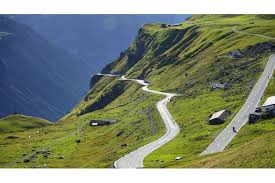 Therefore urnerboden, the largest alp in switzerland, belongs to canton uri and not to glarus. Motorrad Tourentipp Schweiz Klausenpass Tour Motorradonline De