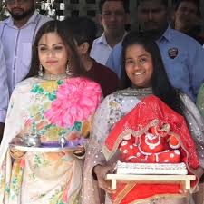 In the month of january, delhi government had sent out letters to saif ali khan, ajay devgn, srk, govinda, sunny leone and arbaz khan to avoid pan masala ads since it is associated with so many. Arbaaz Khan With Girlfriend Giorgia Andriana Malaika Arora Khan Helen Sophie Choudhury Attended Salman S Sister Arpita Khan Sharma S Ganapati Puja Arbaaz Kh