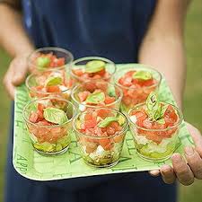 Aquí os traemos una exquisitez, se trata de unos melocotones rellenos de atún en versión aperitivo en vasitos. 130 Ideas De Canapes Pinchos Y Aperitivos En 2020 Aperitivos Recetas Para Cocinar Comida