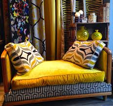 Atelier Anne Lavit Artisan Tapissier Decorateur 69007 Lyon Lit De Repos Lit De Repos Petit Canape Lit Canape Diy