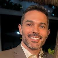 Andre Saab's Instagram, Twitter & Facebook