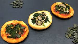 Die rezepturen der produkte können sich ändern. Selbstgemachte Piccolinis Statt Dicker Fetter Pizza Fur Gemutliche Herbst Abende