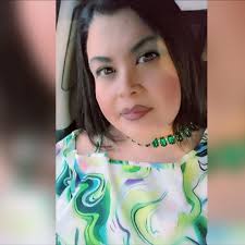 Interviewing her Tio/Padrino Michael Salgado See you in a few!😉  #DomingoLive