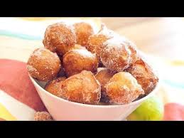 Miam Miam Les Beignets De Carnaval Tout Le Monde En Redemande Ils Sont Traditionnellement Consommes Le Jour Du Mardi Gras Aux Antilles Il S Agit Classiquem