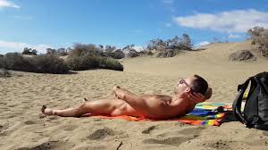 Jerking off in the Dunes of Gran Canaria watch online