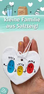 Mai 2021 in deutschland bzw. Kleine Familie Aus Salzteig In 2021 Muttertag Geschenke Basteln Geschenke Fur Papa Basteln Vatertag Geschenke Basteln