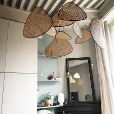 Découvrez notre sélection de suspension pour votre chambre dans votre rayon lampe sur filedanstachambre, le spécialiste de la chambre depuis 2007. Suspension Cannage Rotin Screen Marketset Market Set
