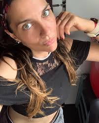 why didn't you answer me? at least leave a ❤️ and follow me 🥰