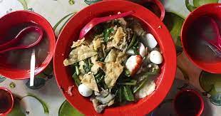 Originated from the hakka dish stuffed tofu , it is originally tofu stuffed with minced pork and flavoured with salted. Eat Jb Flavours