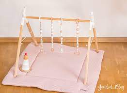 Ein mobile für unsere tochter, die im november zur welt kommt, gebaut. Bauanleitung Fur Einen Diy Holz Spielbogen Im Skandinavischen Stil Youdid