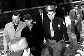 Les gein vivaient dans l'arrière boutique de leur épicerie. Ed Gein Portrait Sur Tueursenserie Org