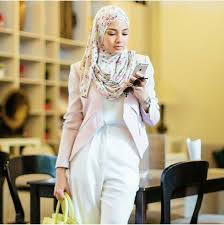Nia, kok pakaian kamu begini sih? Smart Casual Neelofa Fashion Formal Business Attire Muslimah Fashion